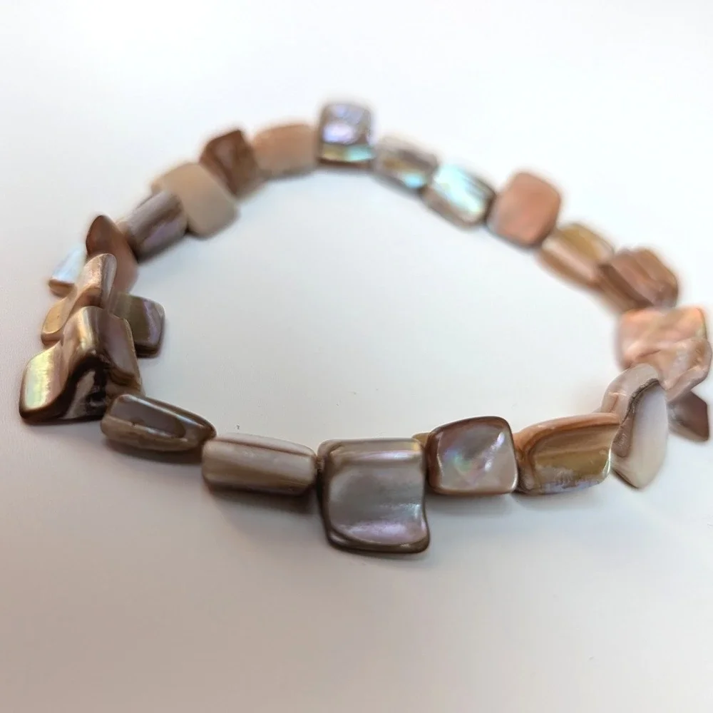 Iridescent Mother of Pearl Shell Square Bead Stretch Bracelet‎ Brown Tan 9 Inch